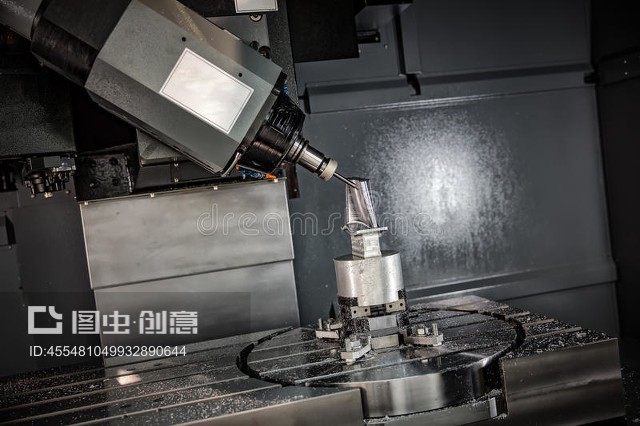 金屬加工數(shù)控銑床。Metalworking CNC milling machine.